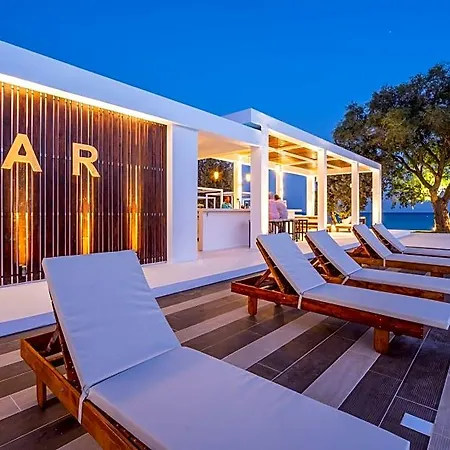 Готель Kamari Hotel, Rhodes 4*
